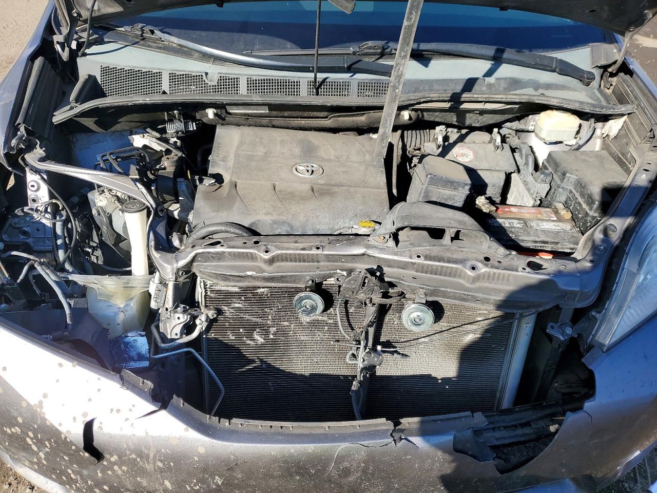 2015 TOYOTA SIENNA XLE photo 12