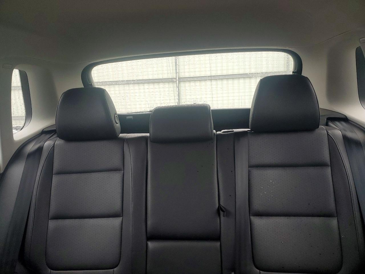 2016 VOLKSWAGEN TIGUAN S photo 10
