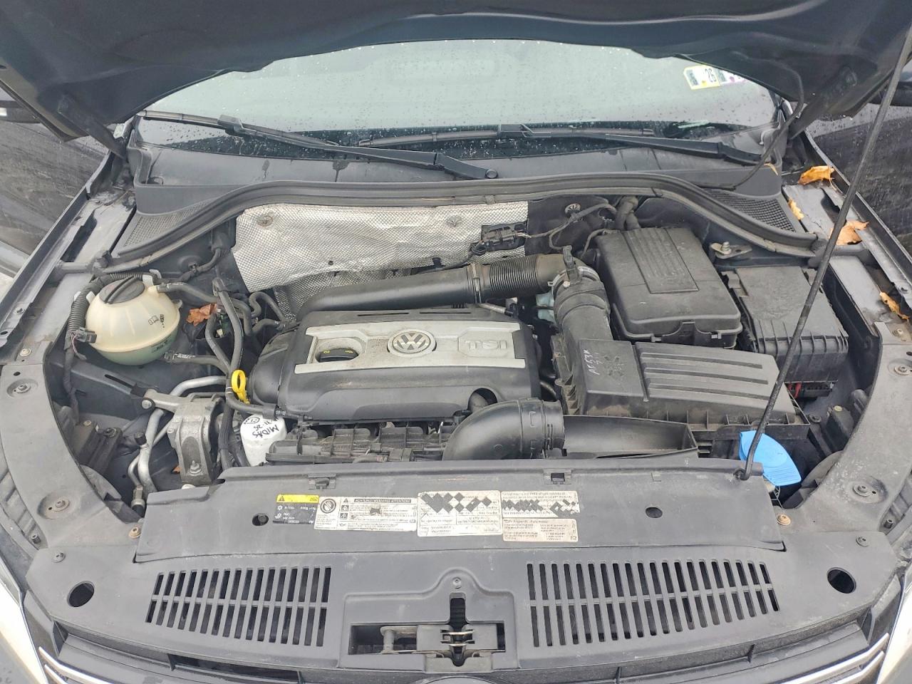 2016 VOLKSWAGEN TIGUAN S photo 12