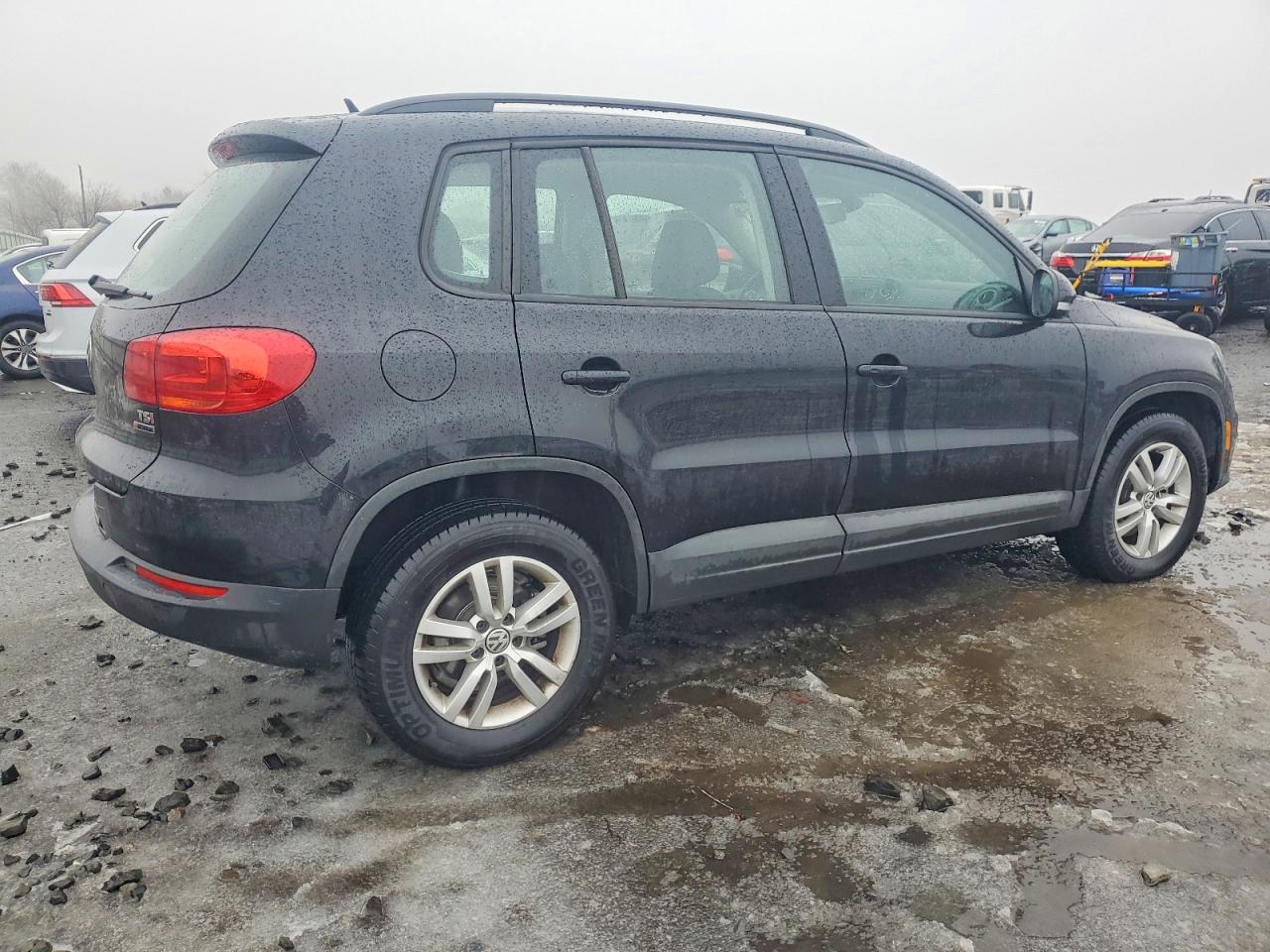 2016 VOLKSWAGEN TIGUAN S photo 3