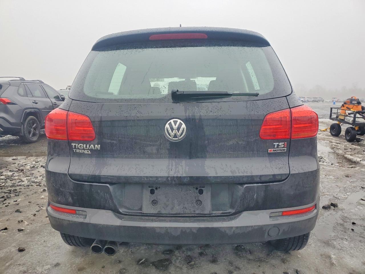 2016 VOLKSWAGEN TIGUAN S photo 6