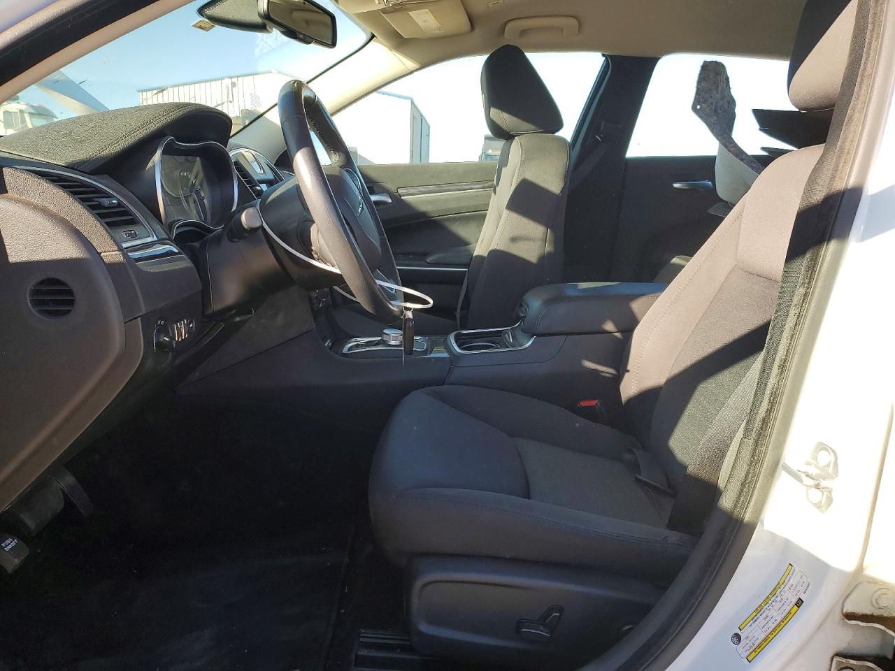 2021 CHRYSLER 300 TOURING photo 7