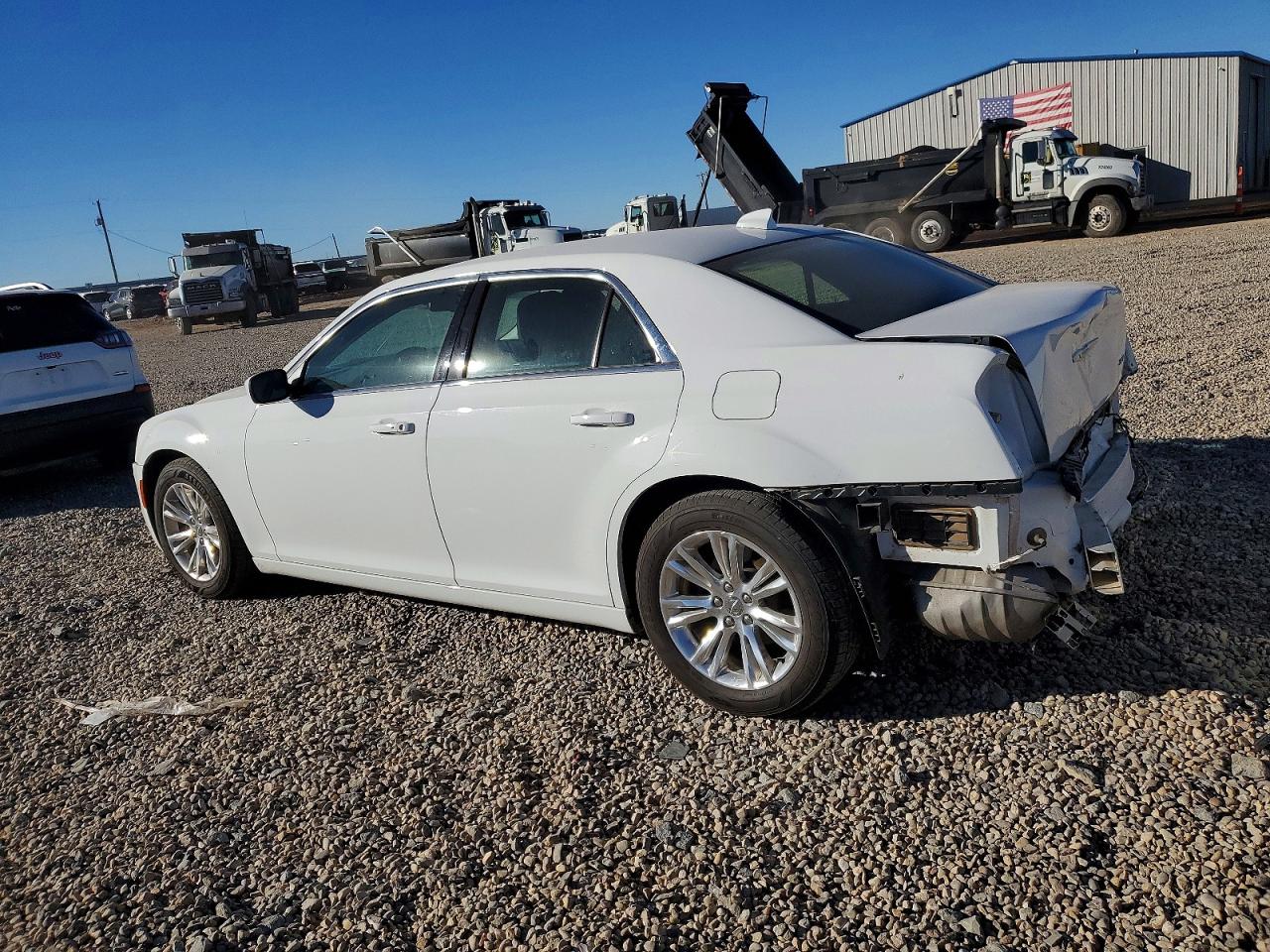 2021 CHRYSLER 300 TOURING photo 2