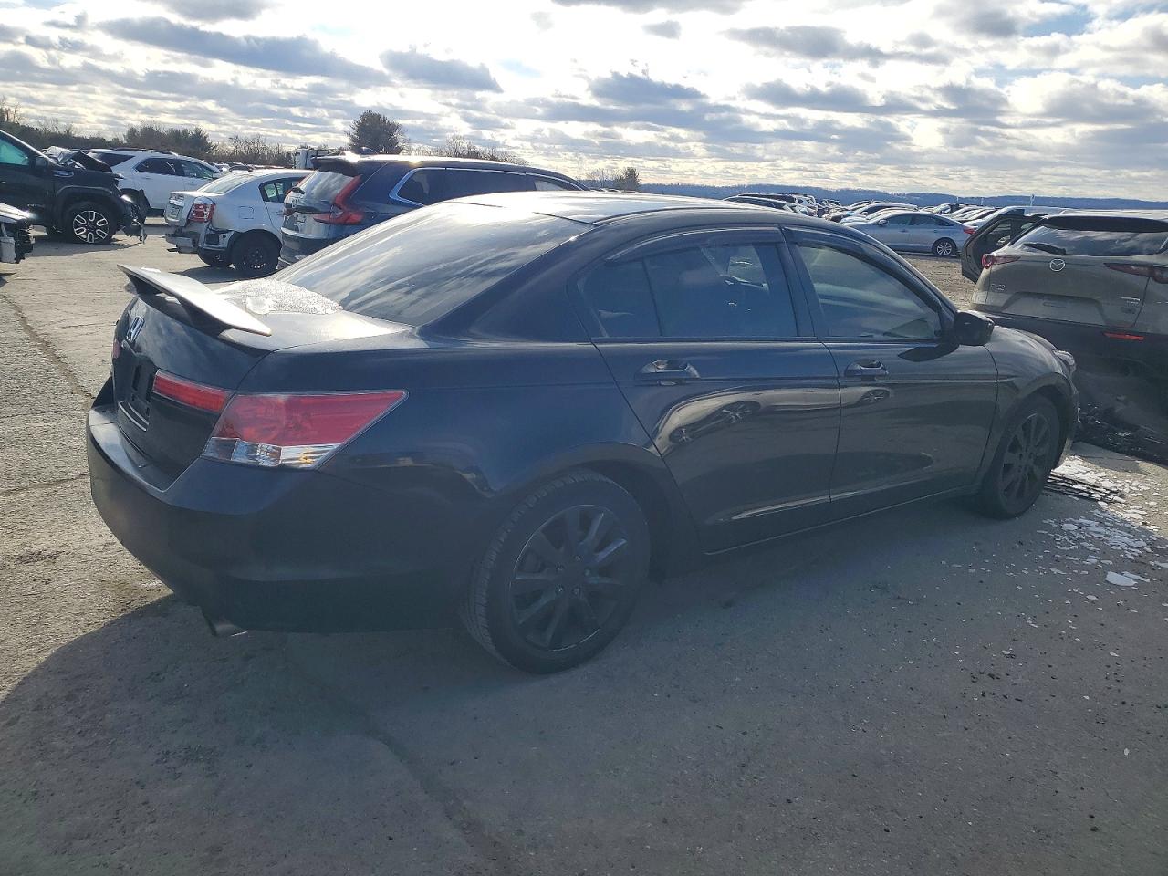 2012 HONDA ACCORD LX photo 3