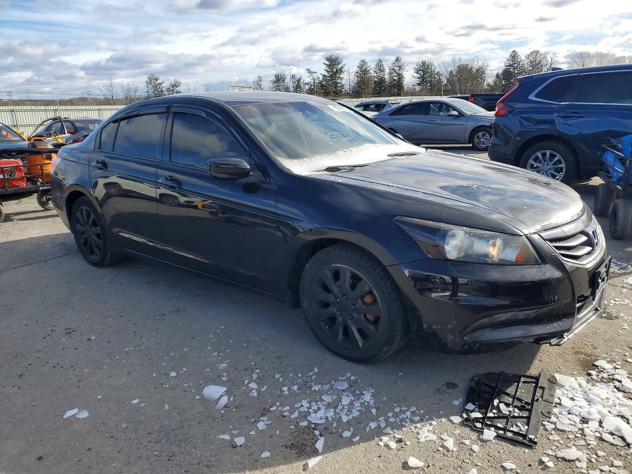 2012 HONDA ACCORD LX photo 4