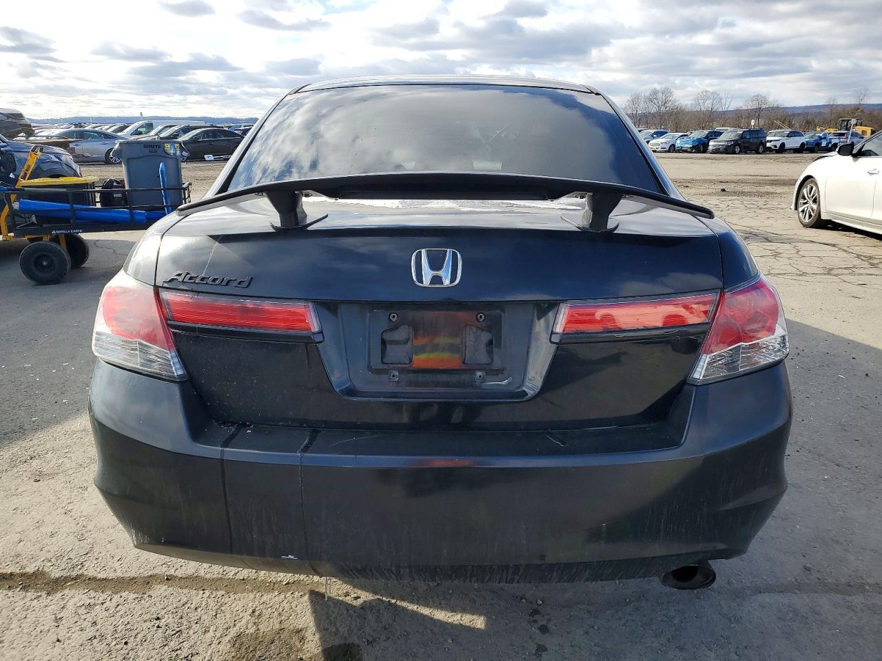 2012 HONDA ACCORD LX photo 6