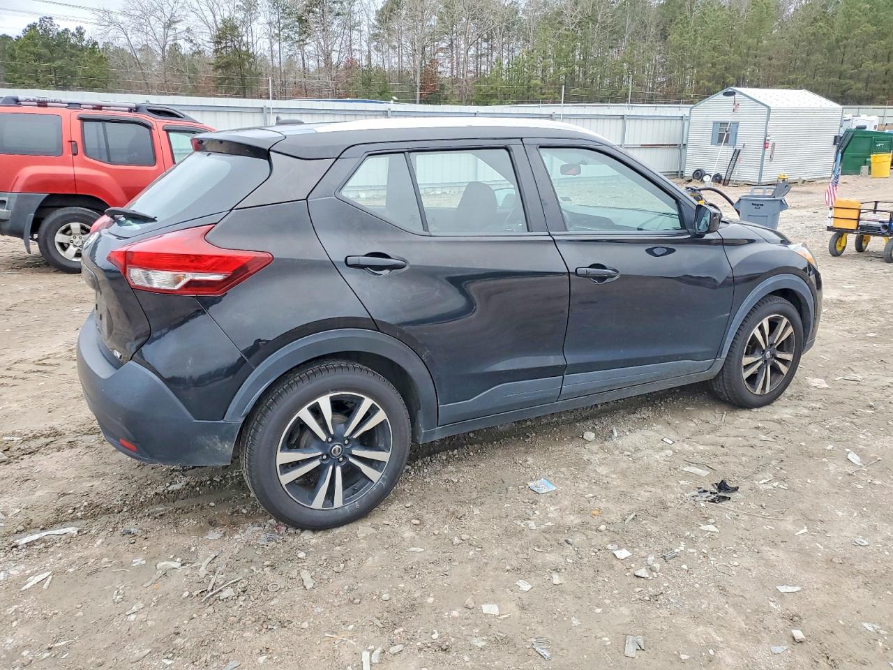 2019 NISSAN KICKS S photo 3