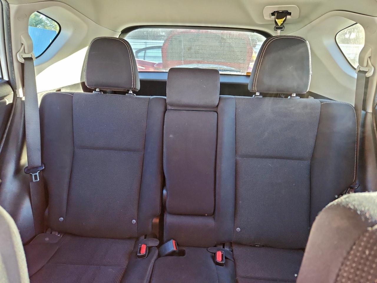 2016 TOYOTA RAV4 XLE photo 10