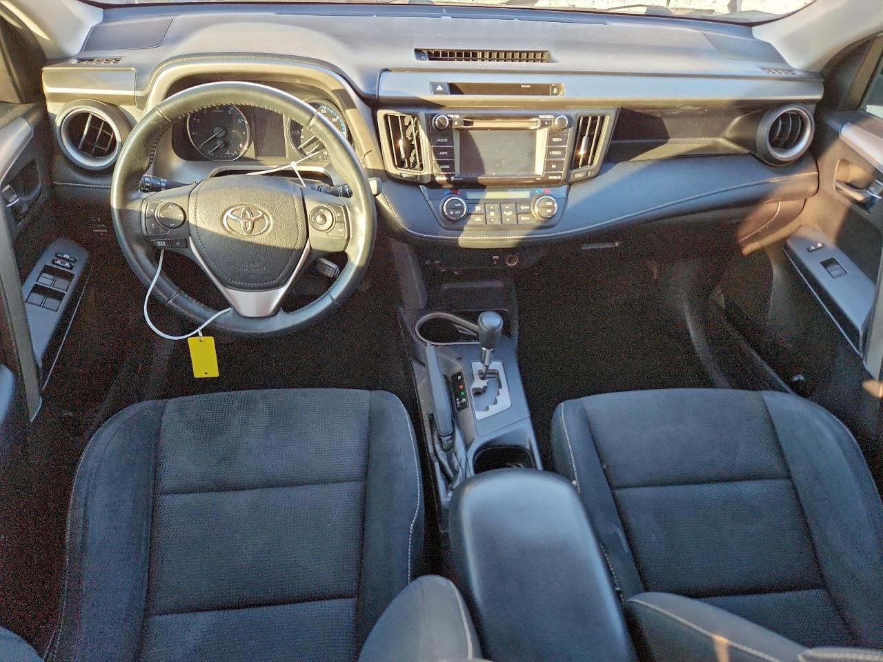 2016 TOYOTA RAV4 XLE photo 8