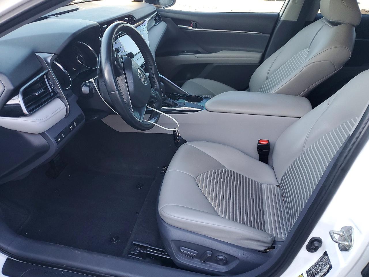 2019 TOYOTA CAMRY L photo 7
