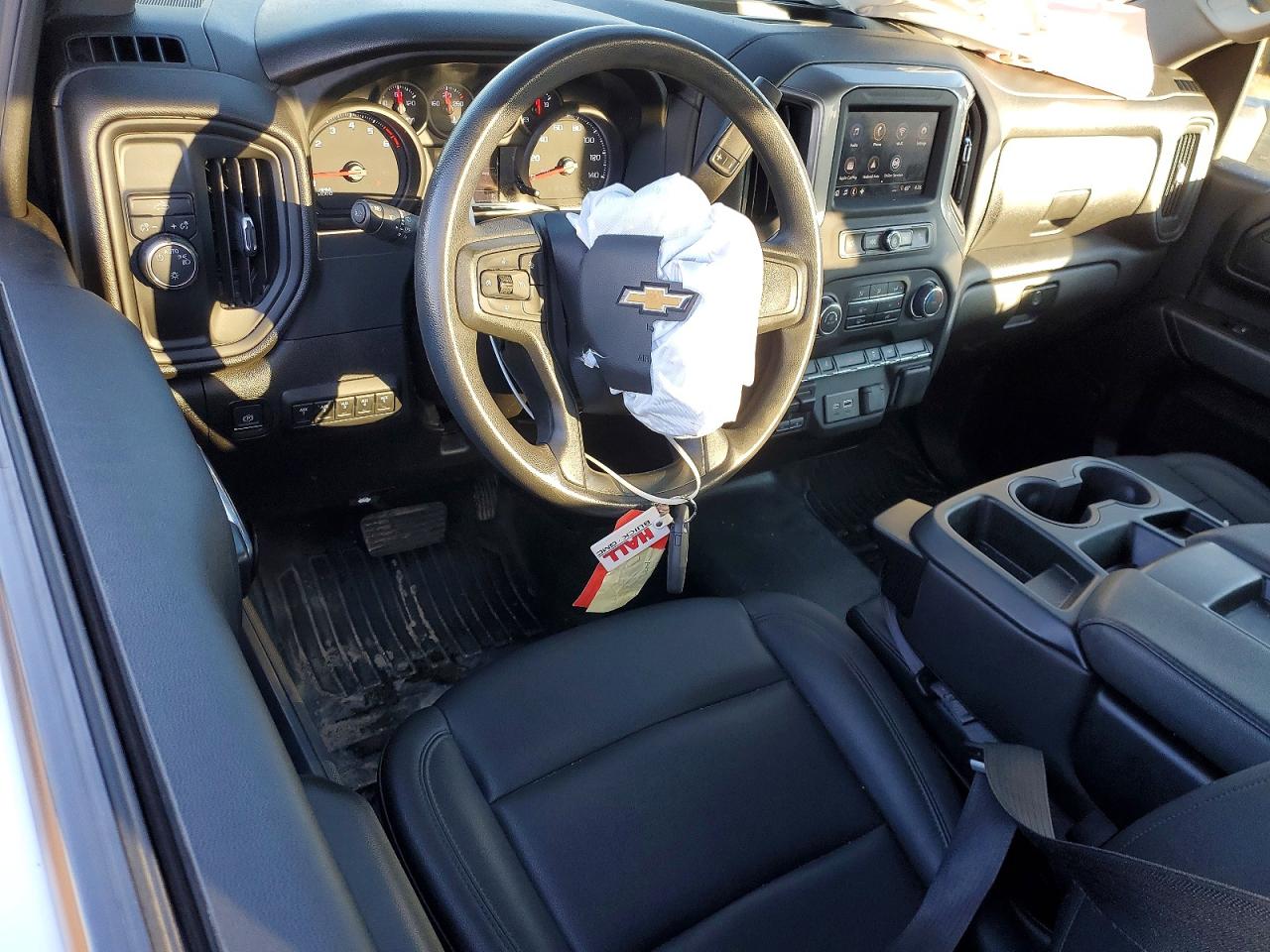 2024 CHEVROLET SILVERADO HD TRUCK CAB AND CHASSIS photo 8