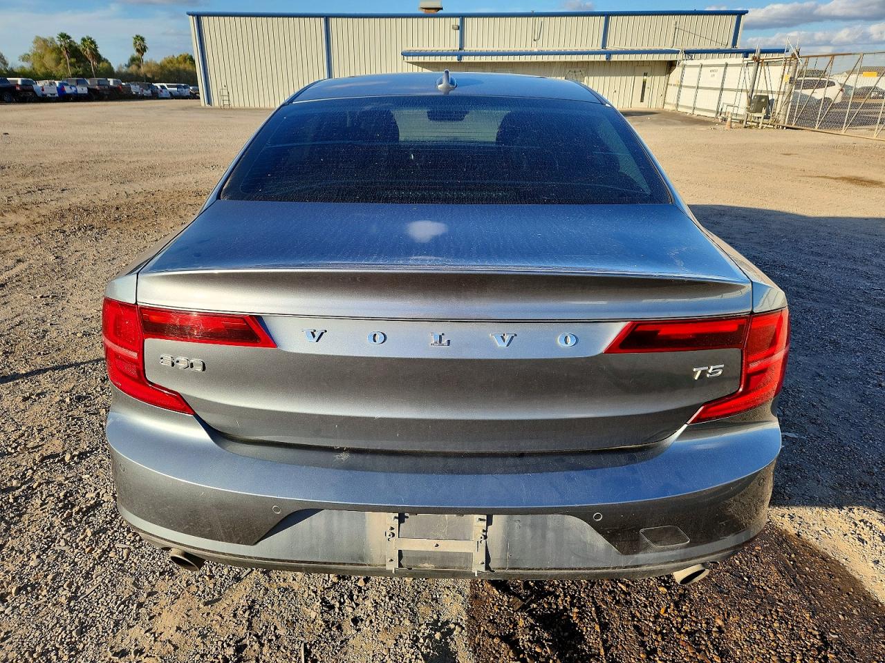 2018 VOLVO S90 T5 MOMENTUM photo 6