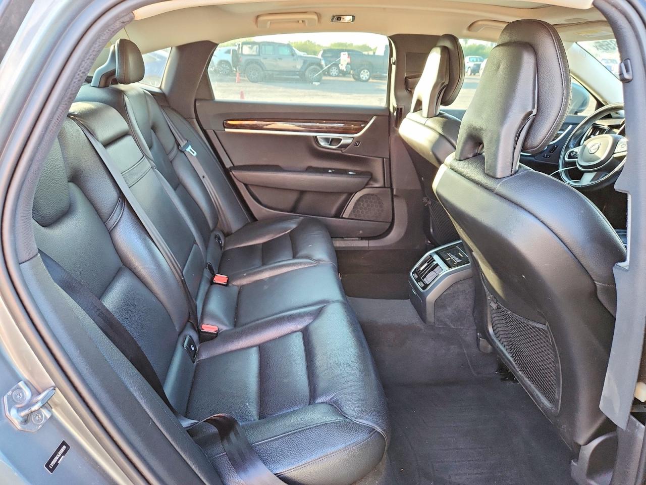 2018 VOLVO S90 T5 MOMENTUM photo 10