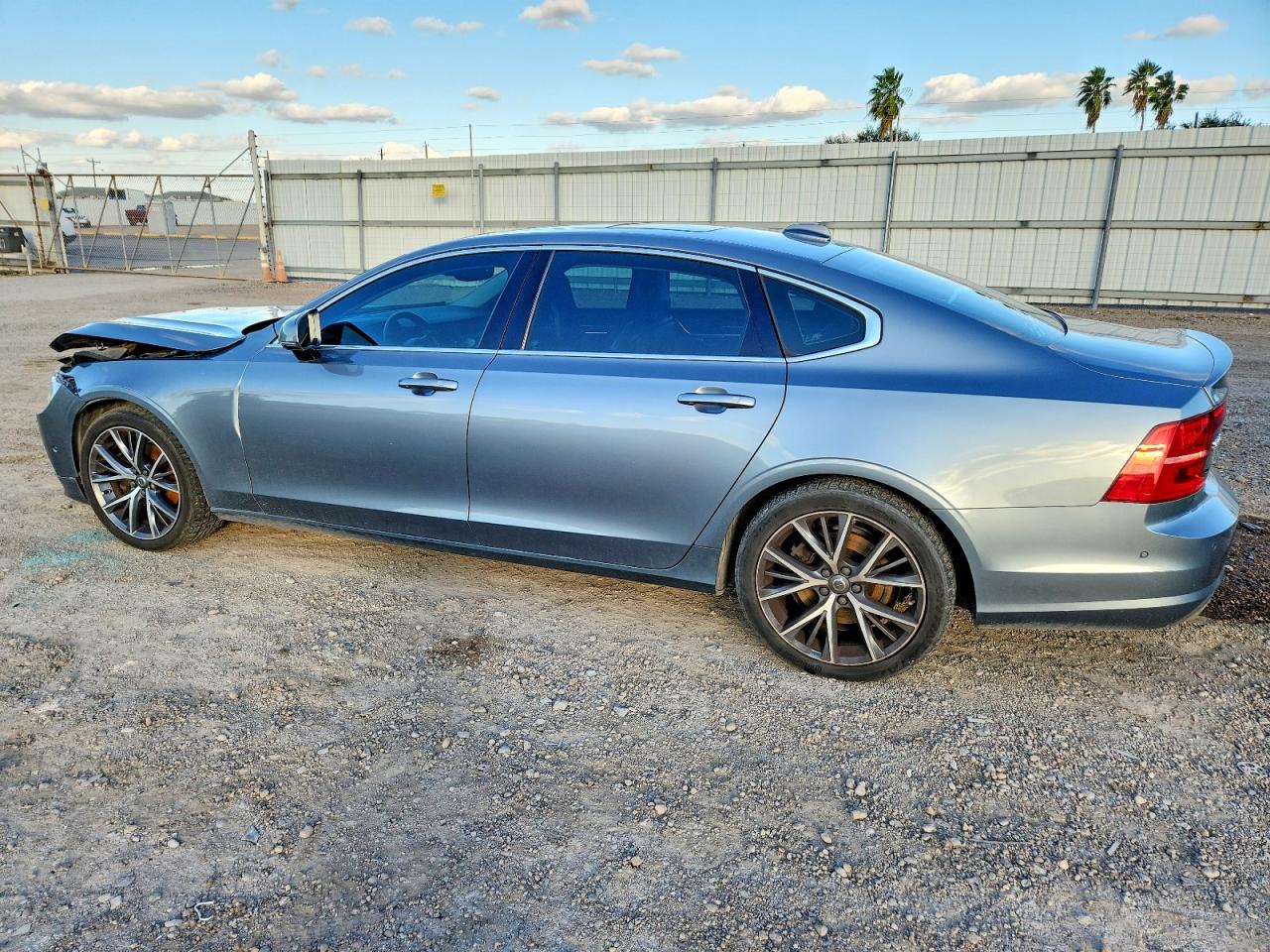 2018 VOLVO S90 T5 MOMENTUM photo 2