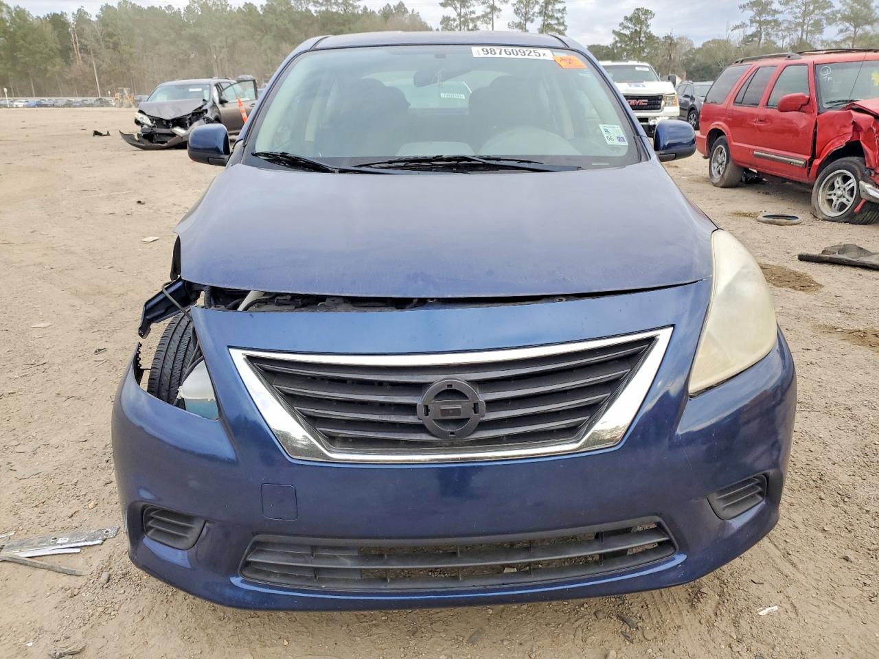 2014 NISSAN VERSA S photo 5