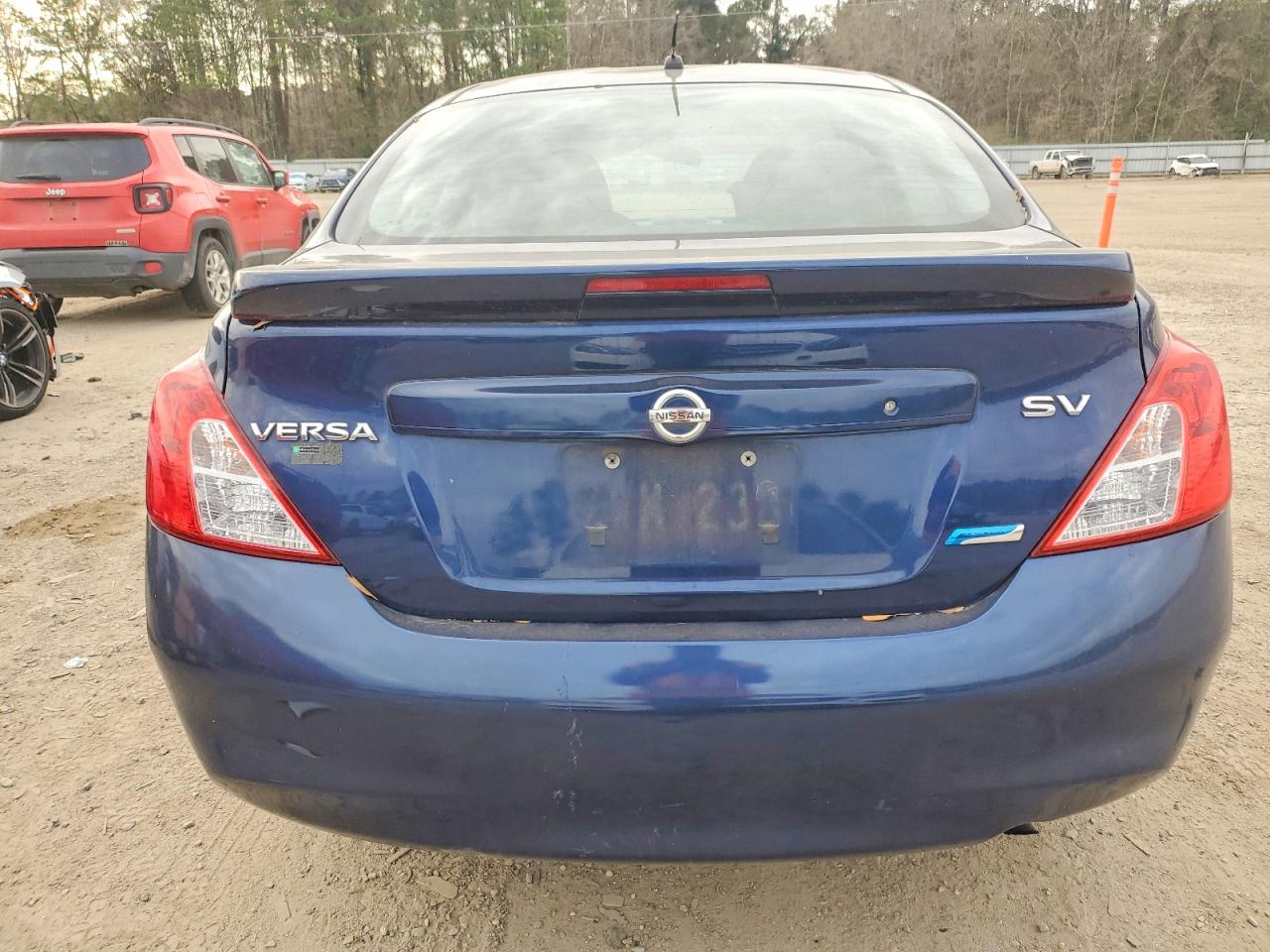2014 NISSAN VERSA S photo 6