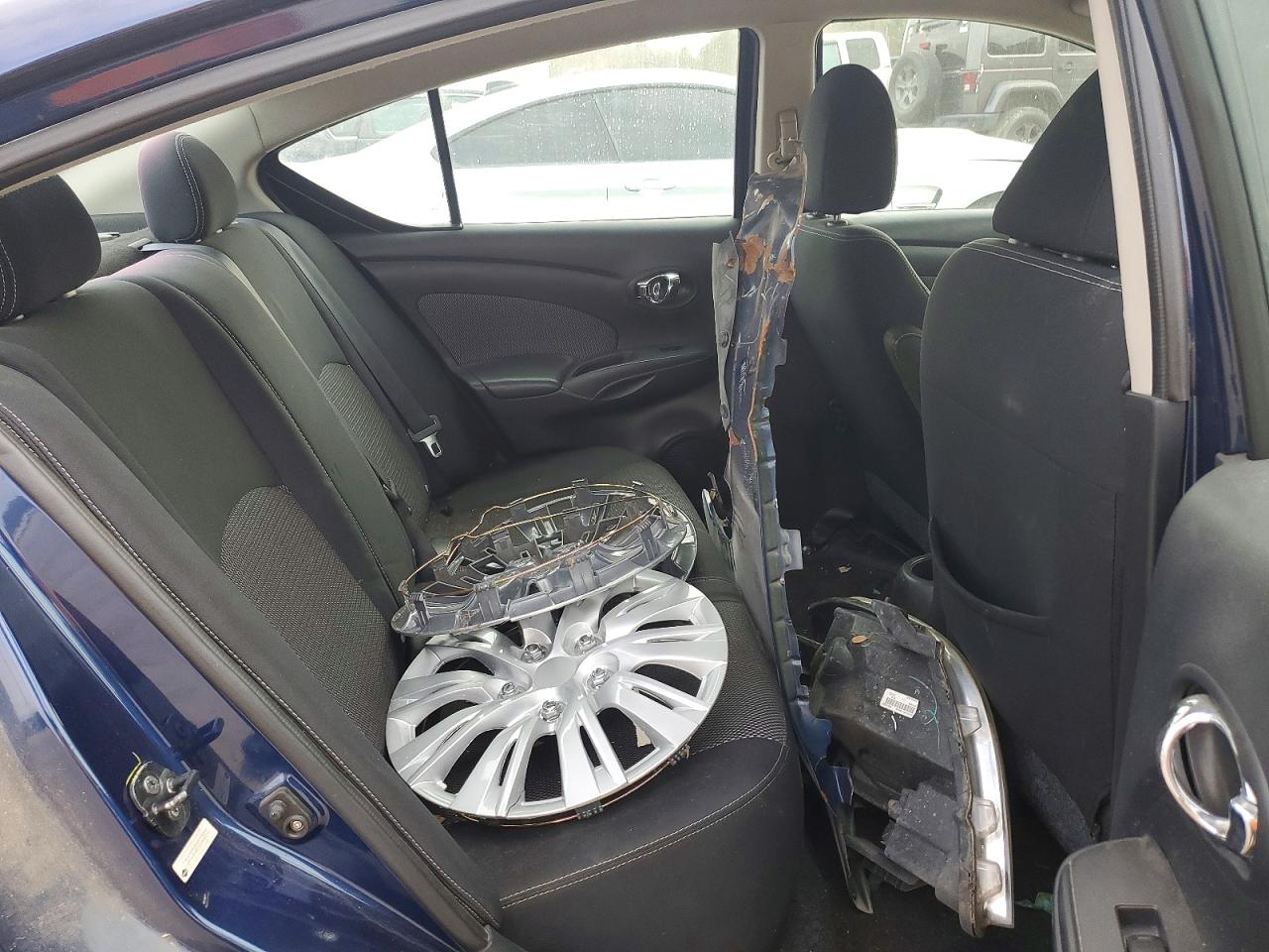 2014 NISSAN VERSA S photo 10