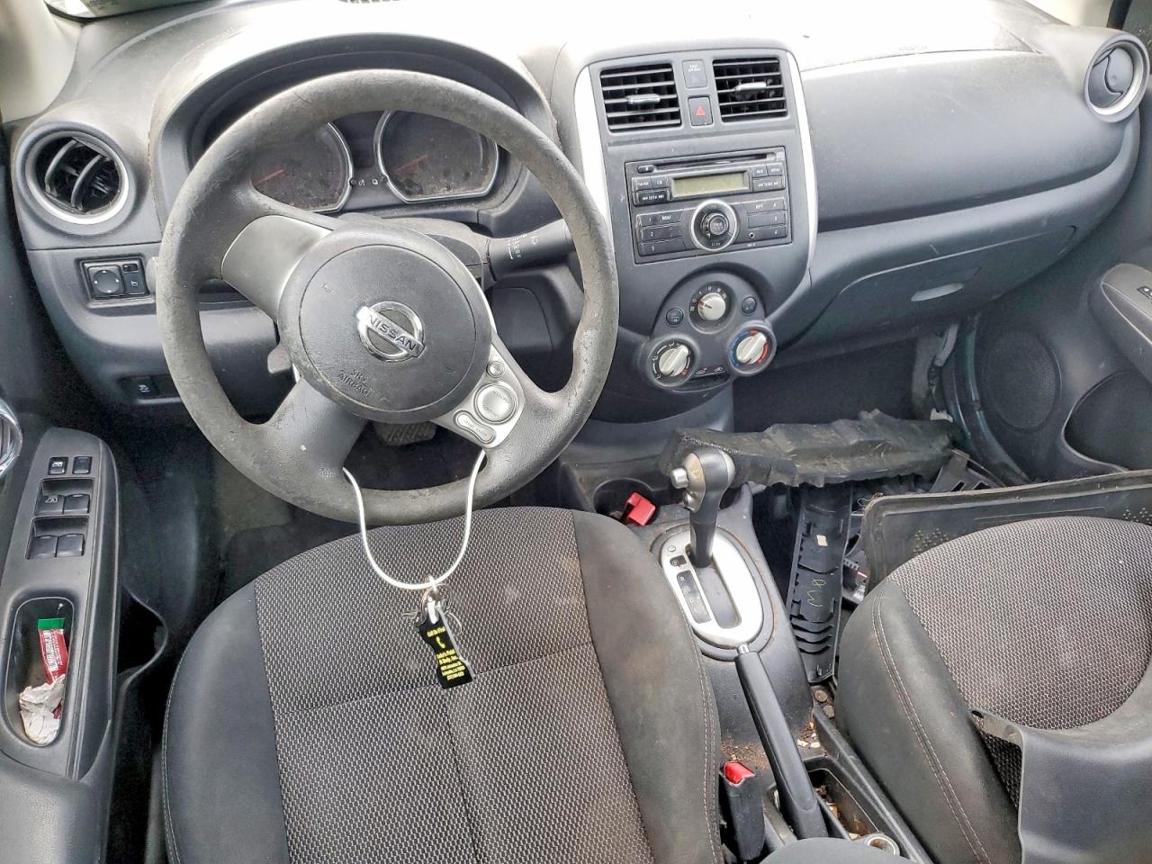 2014 NISSAN VERSA S photo 8