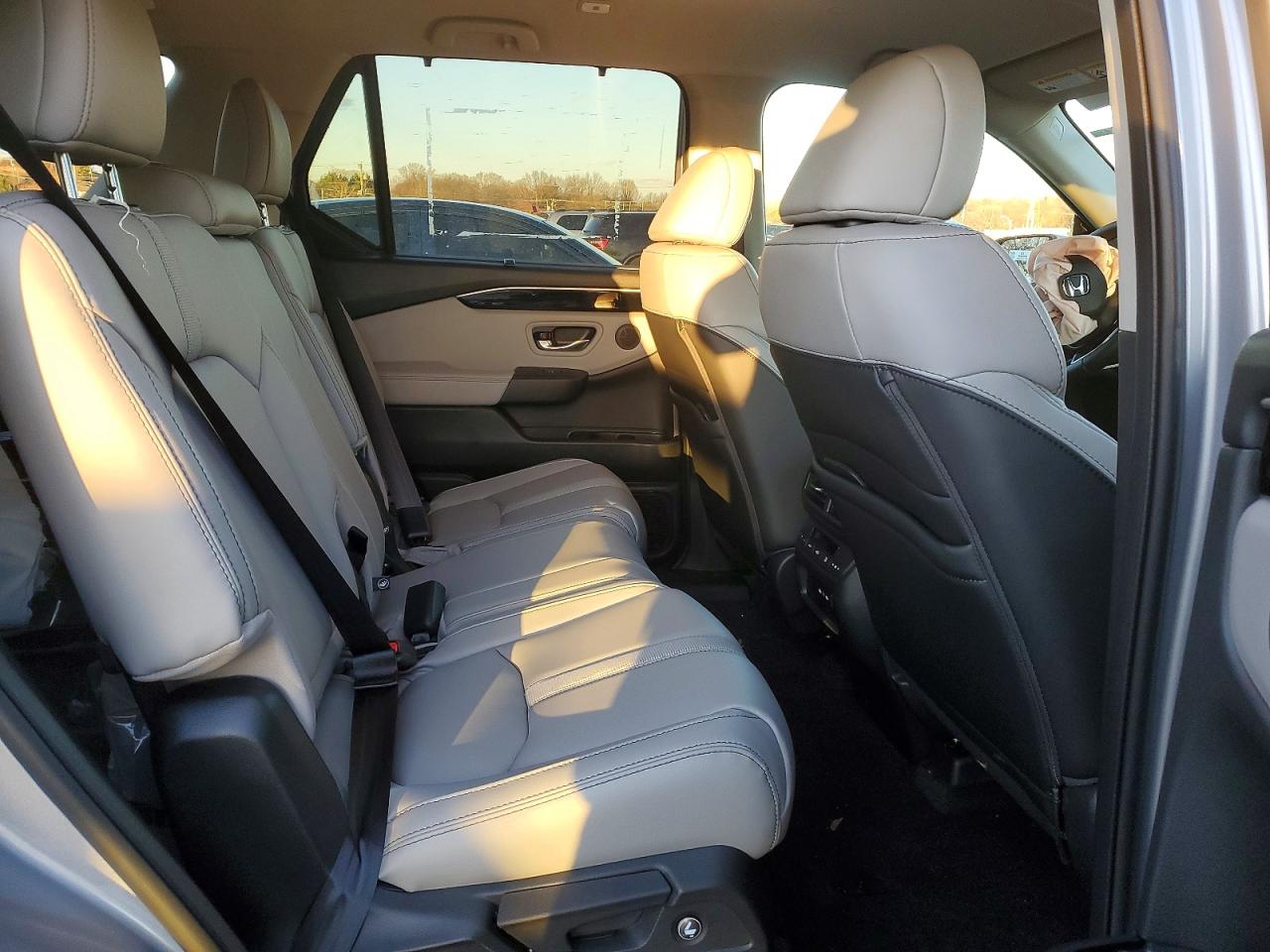 2025 HONDA PILOT EXL photo 11