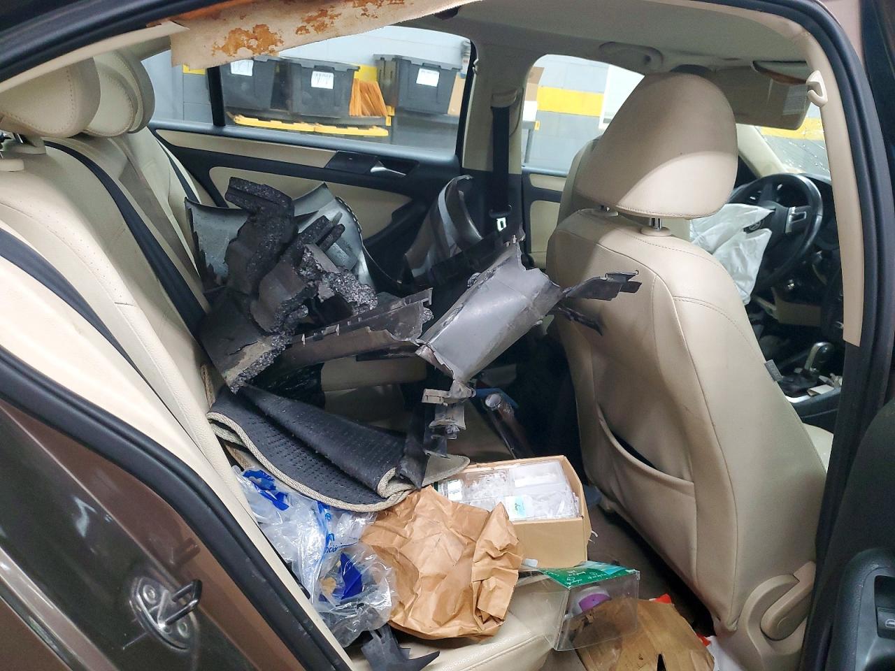 2011 VOLKSWAGEN JETTA SE photo 10