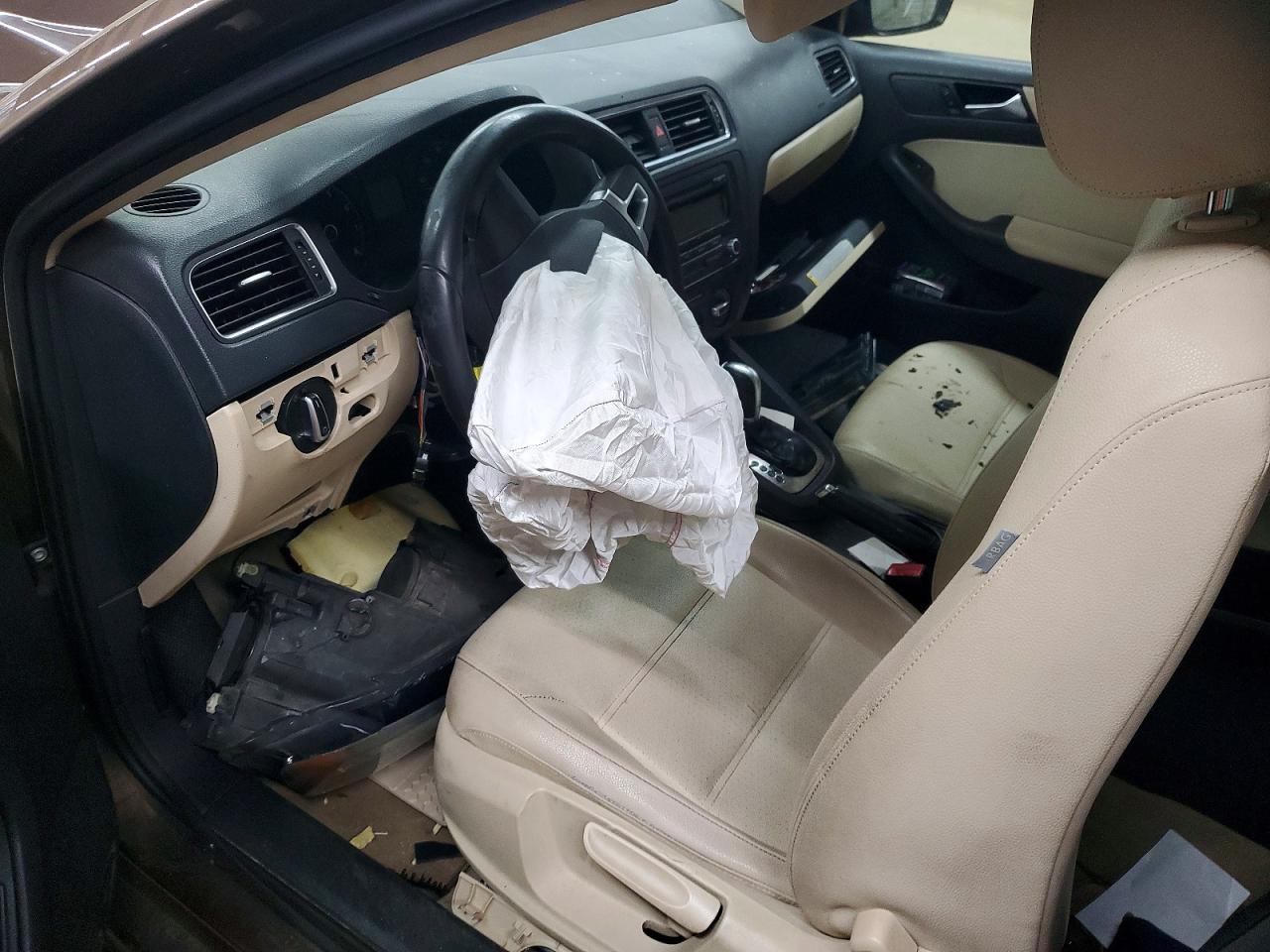 2011 VOLKSWAGEN JETTA SE photo 8