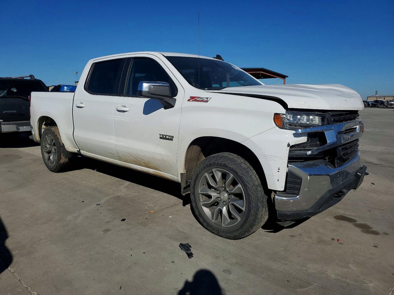 2019 CHEVROLET SILVERADO K1500 LT photo 4