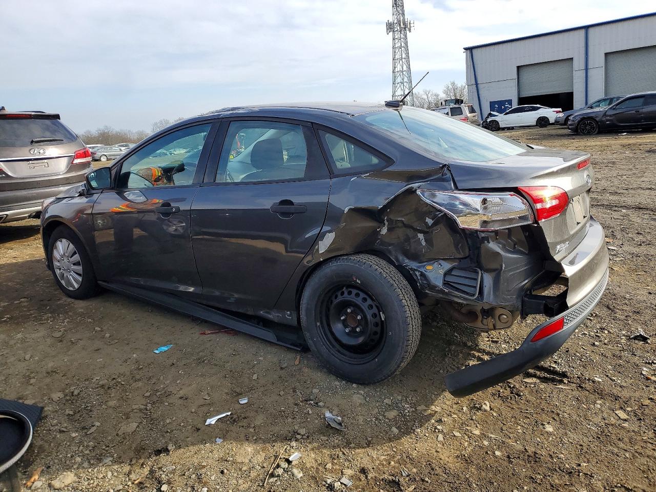 2018 FORD FOCUS S photo 2