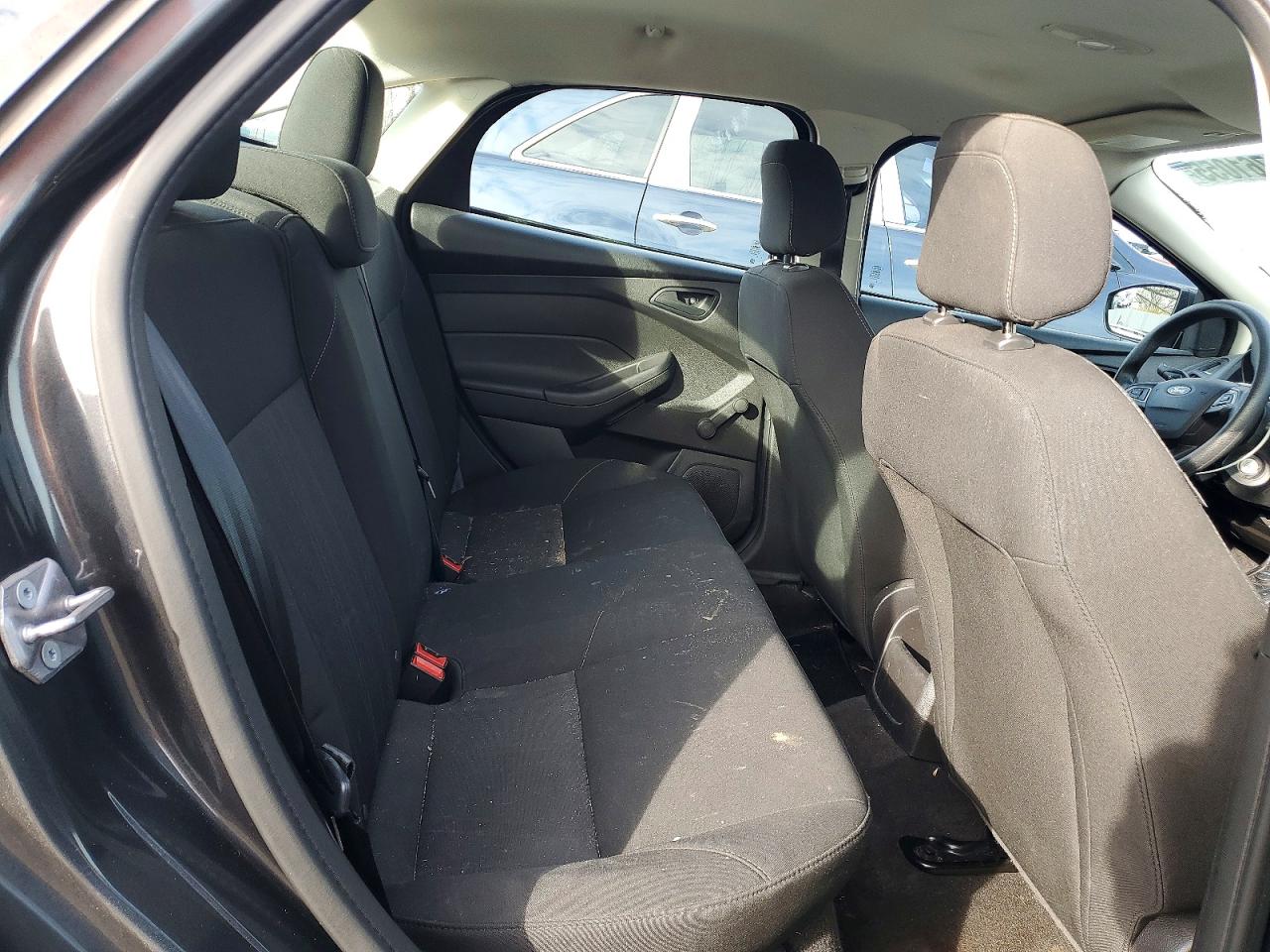 2018 FORD FOCUS S photo 10