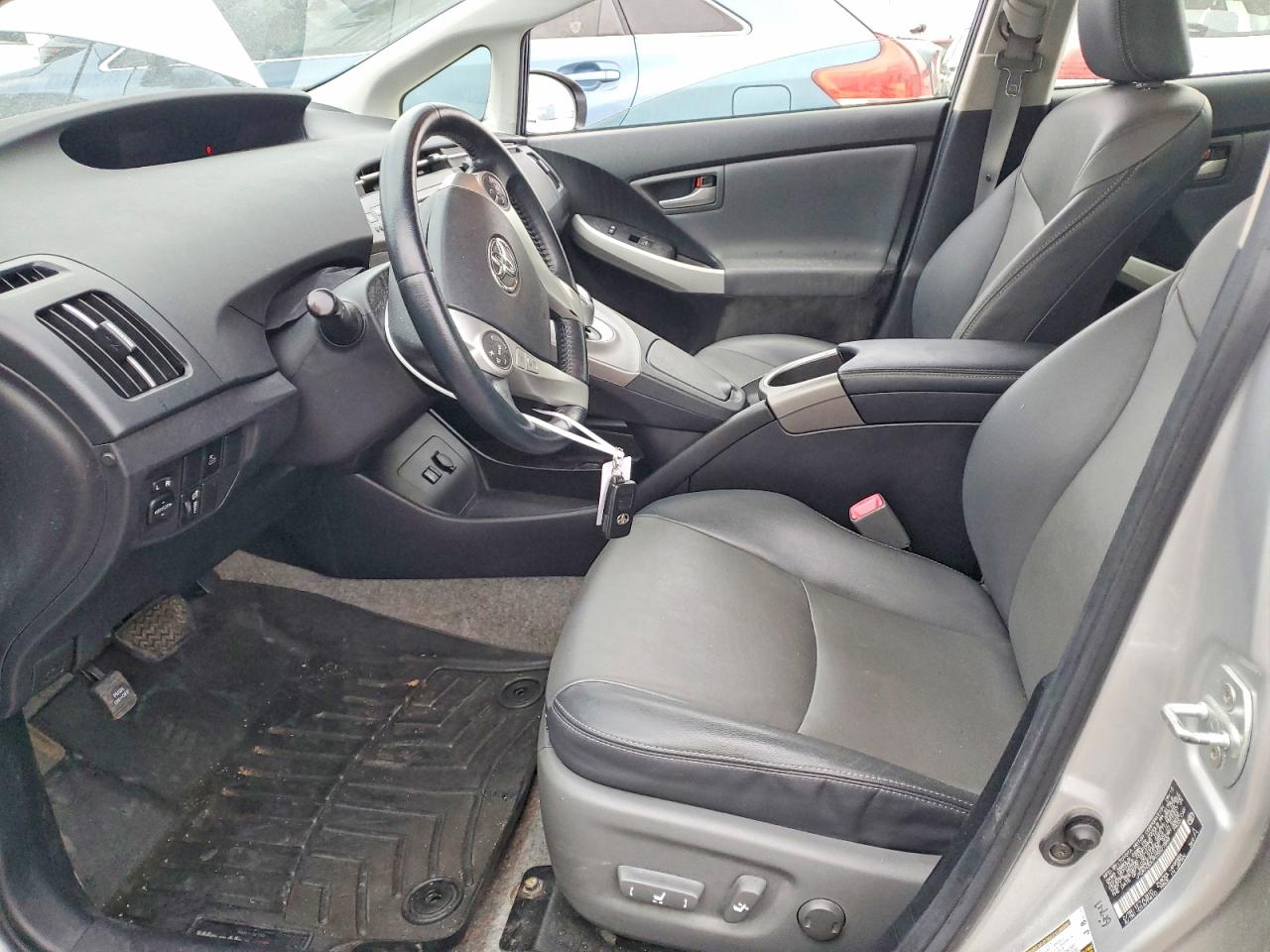 2012 TOYOTA PRIUS photo 7