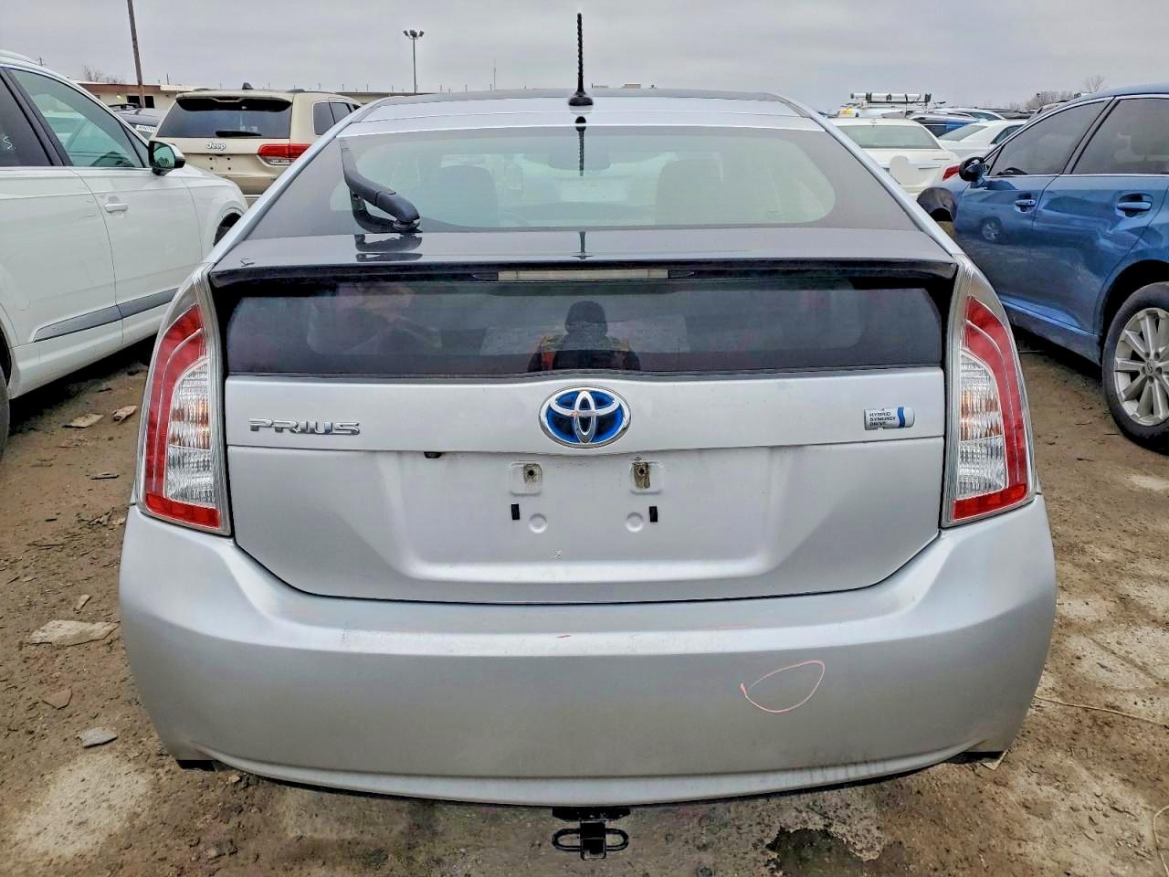 2012 TOYOTA PRIUS photo 6