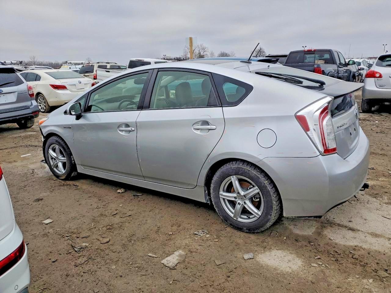 2012 TOYOTA PRIUS photo 2