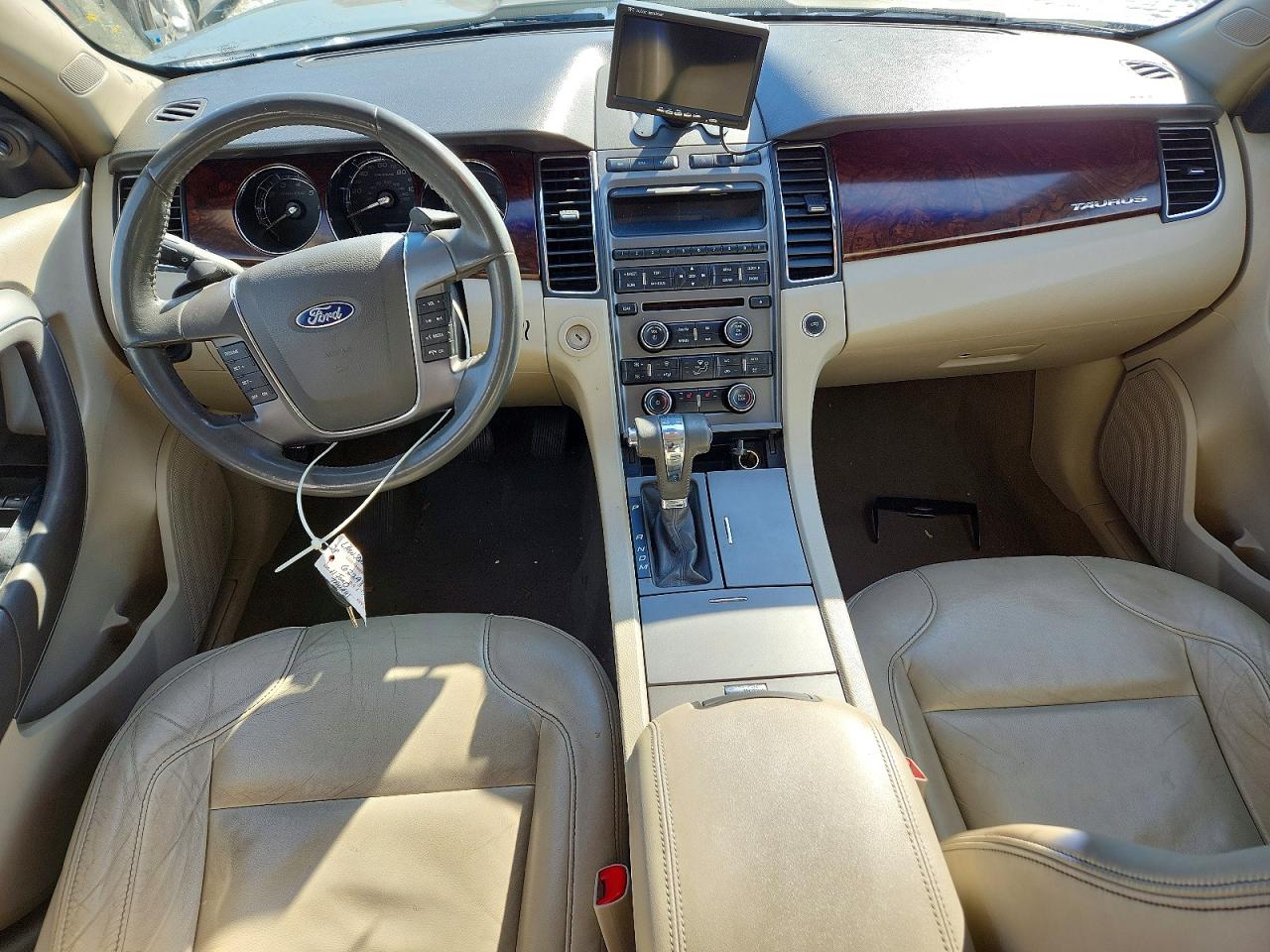 2011 FORD TAURUS SEL photo 8