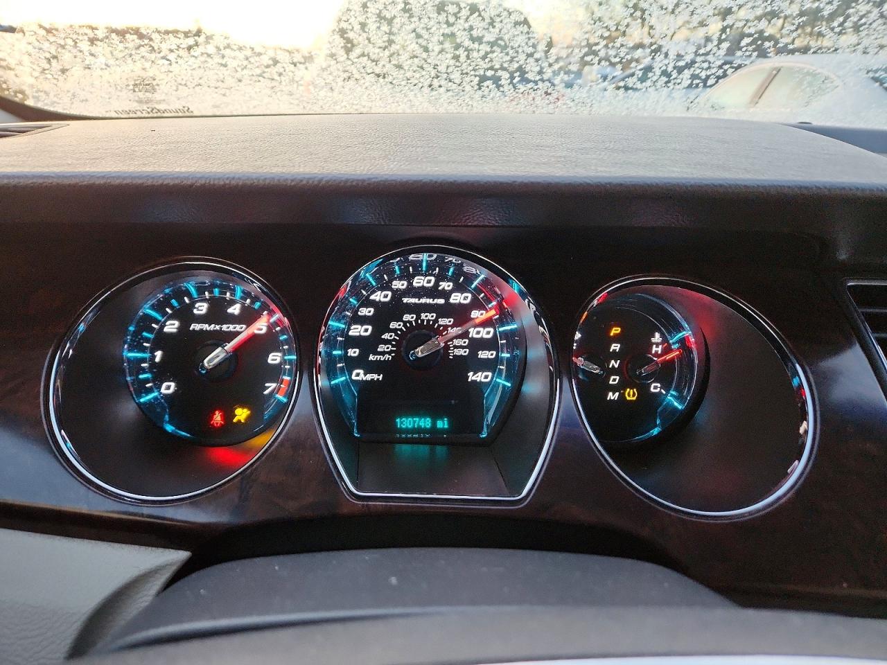 2011 FORD TAURUS SEL photo 9
