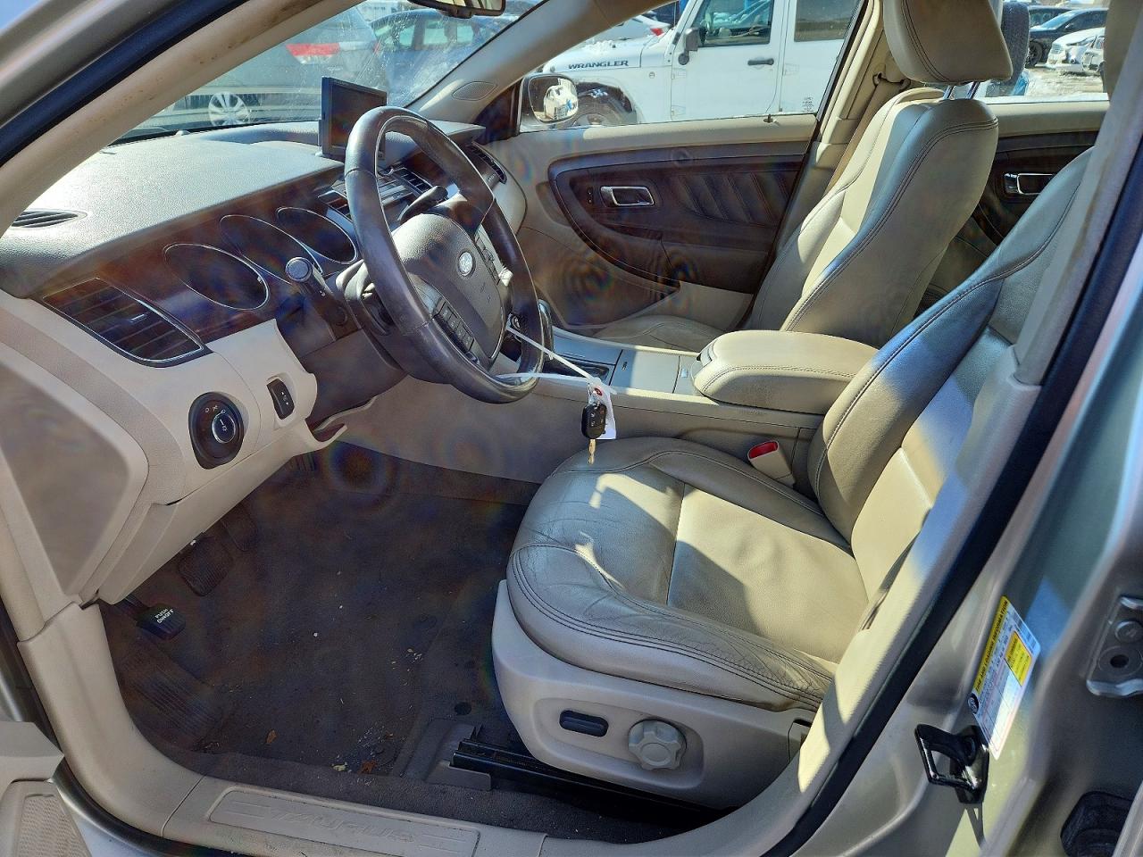 2011 FORD TAURUS SEL photo 7