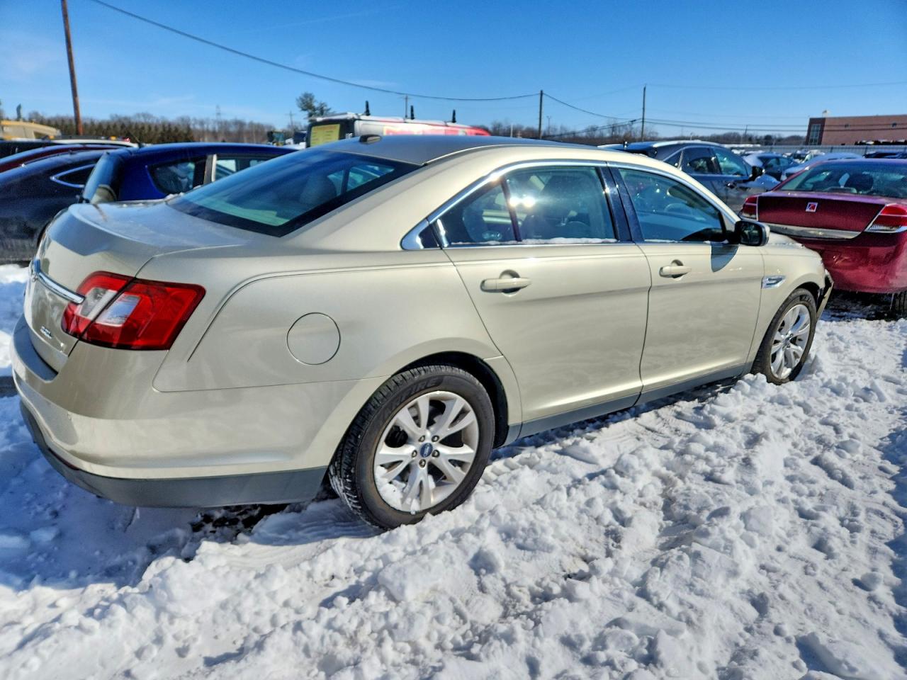2011 FORD TAURUS SEL photo 3