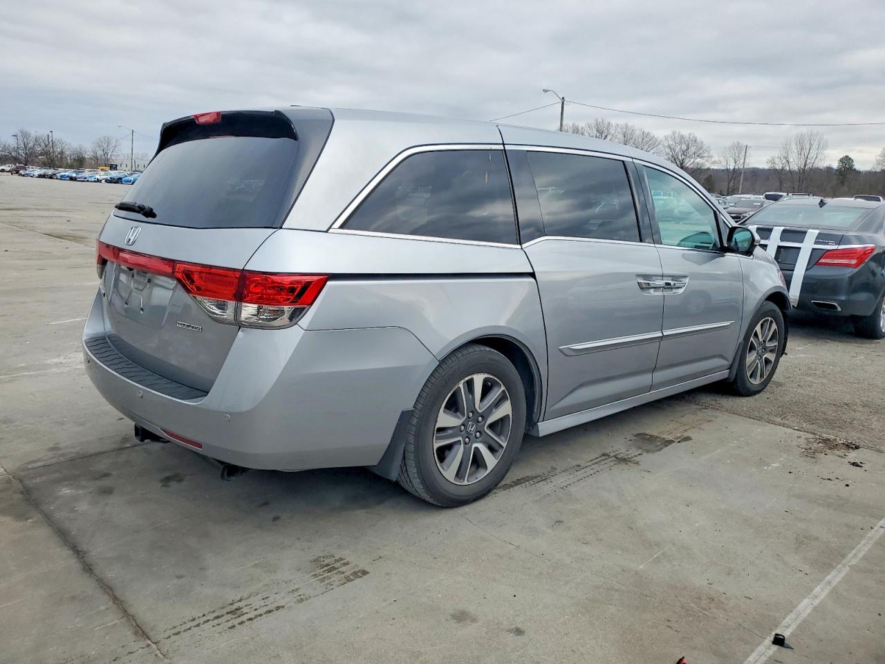 2016 HONDA ODYSSEY TOURING photo 7