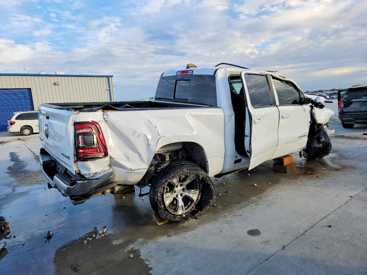 2023 RAM 1500 LARAMIE photo 5