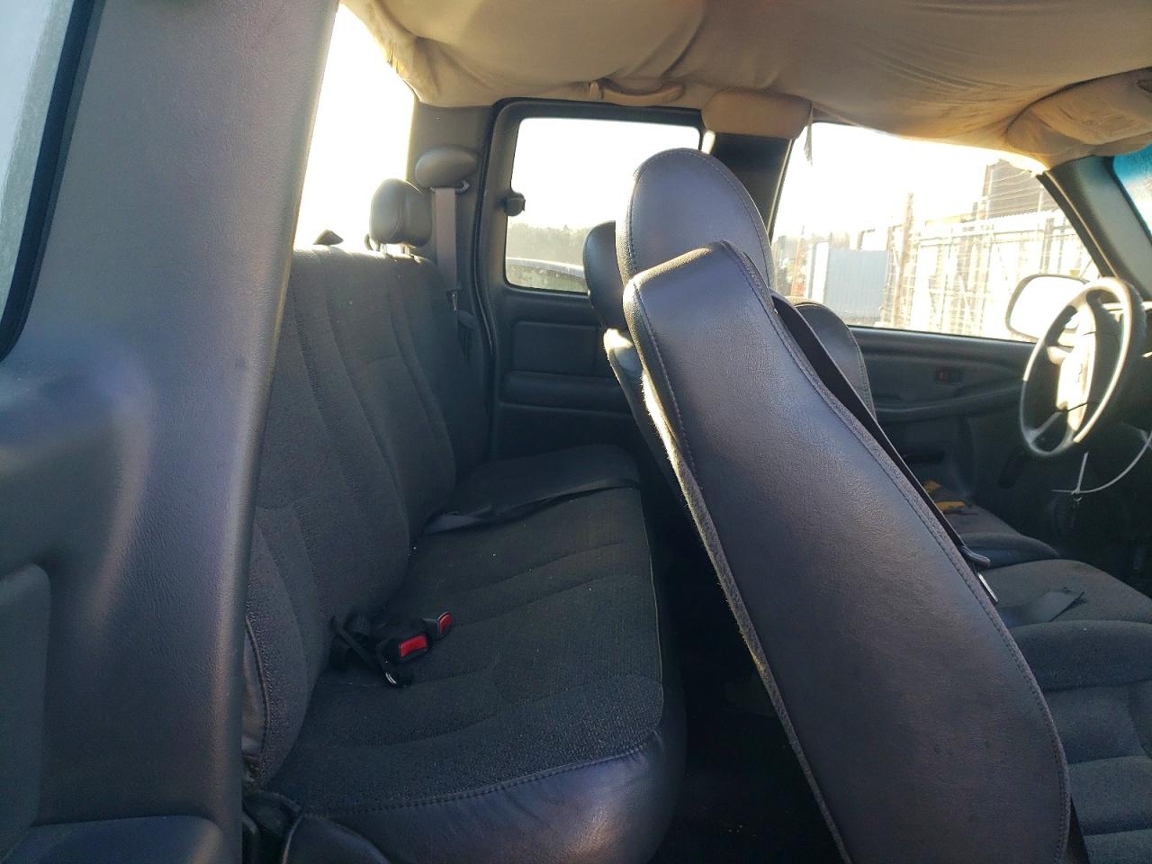 2004 CHEVROLET SILVERADO C2500 HEAVY DUTY photo 10