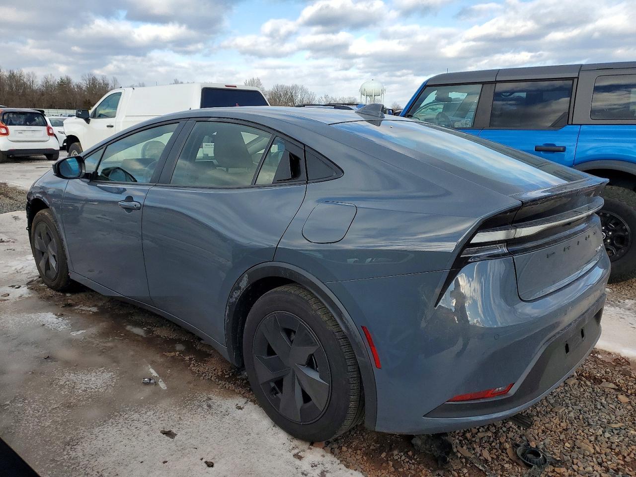 2025 TOYOTA PRIUS SE photo 2
