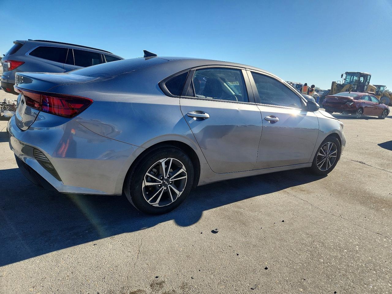 2024 KIA FORTE LXS photo 3
