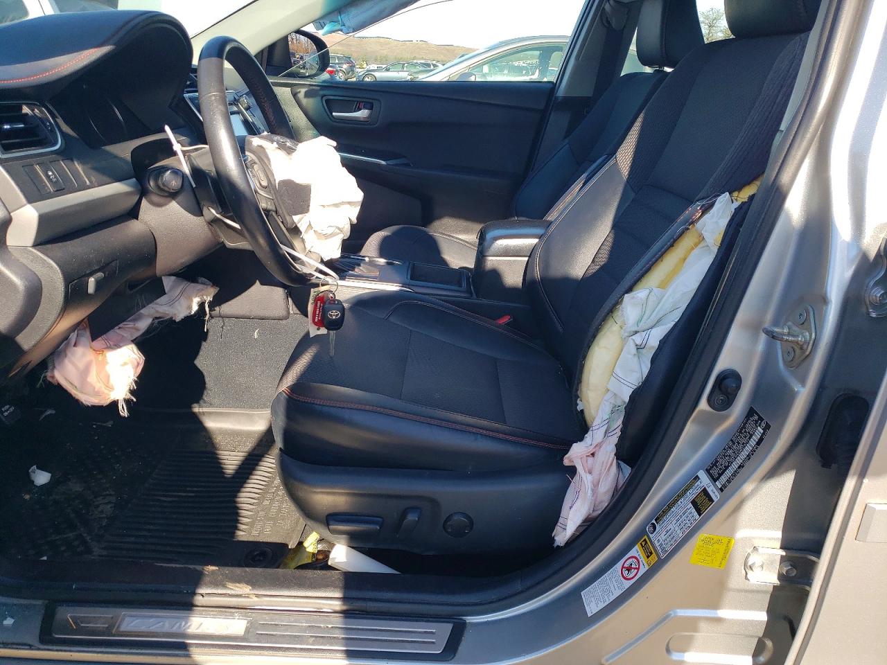 2017 TOYOTA CAMRY LE photo 7
