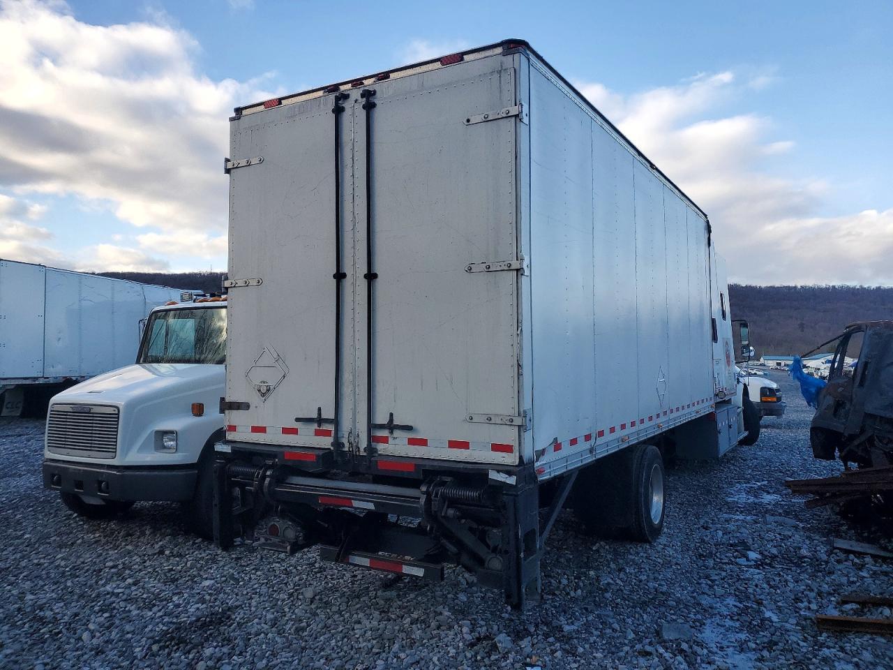 2007 FREIGHTLINER M2 112 MEDIUM DUTY photo 4