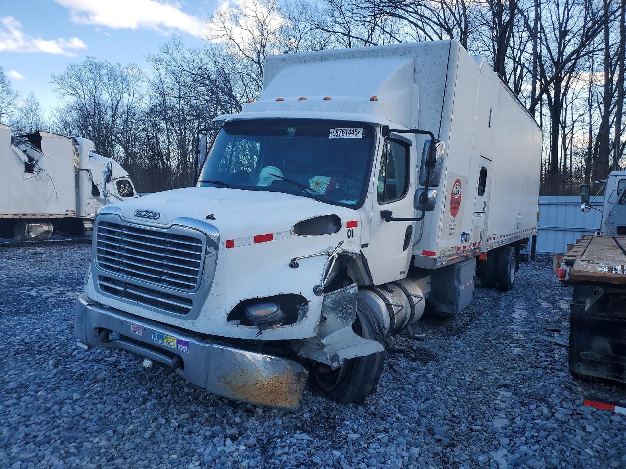 2007 FREIGHTLINER M2 112 MEDIUM DUTY photo 2