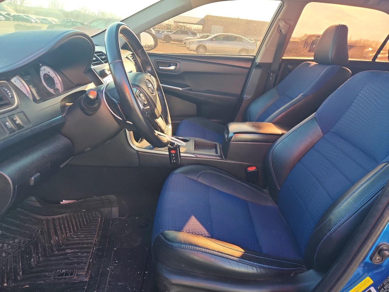 2016 TOYOTA CAMRY LE photo 7