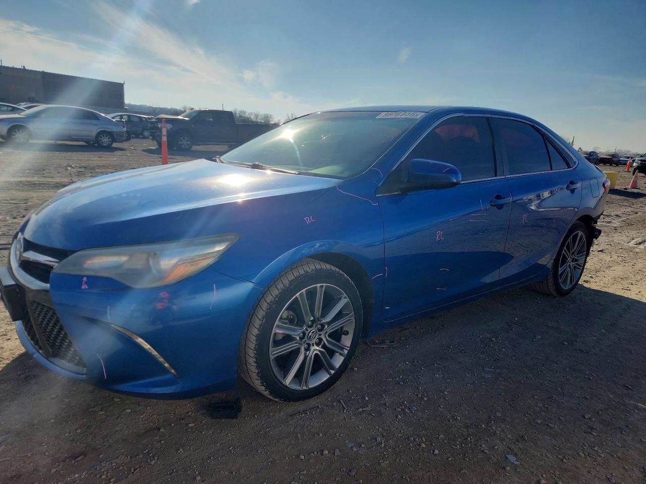 2016 TOYOTA CAMRY