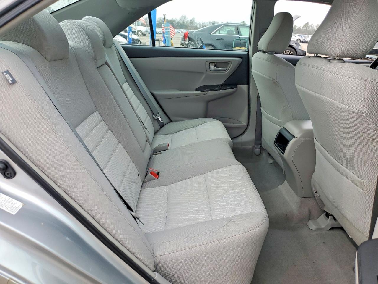 2015 TOYOTA CAMRY LE photo 10