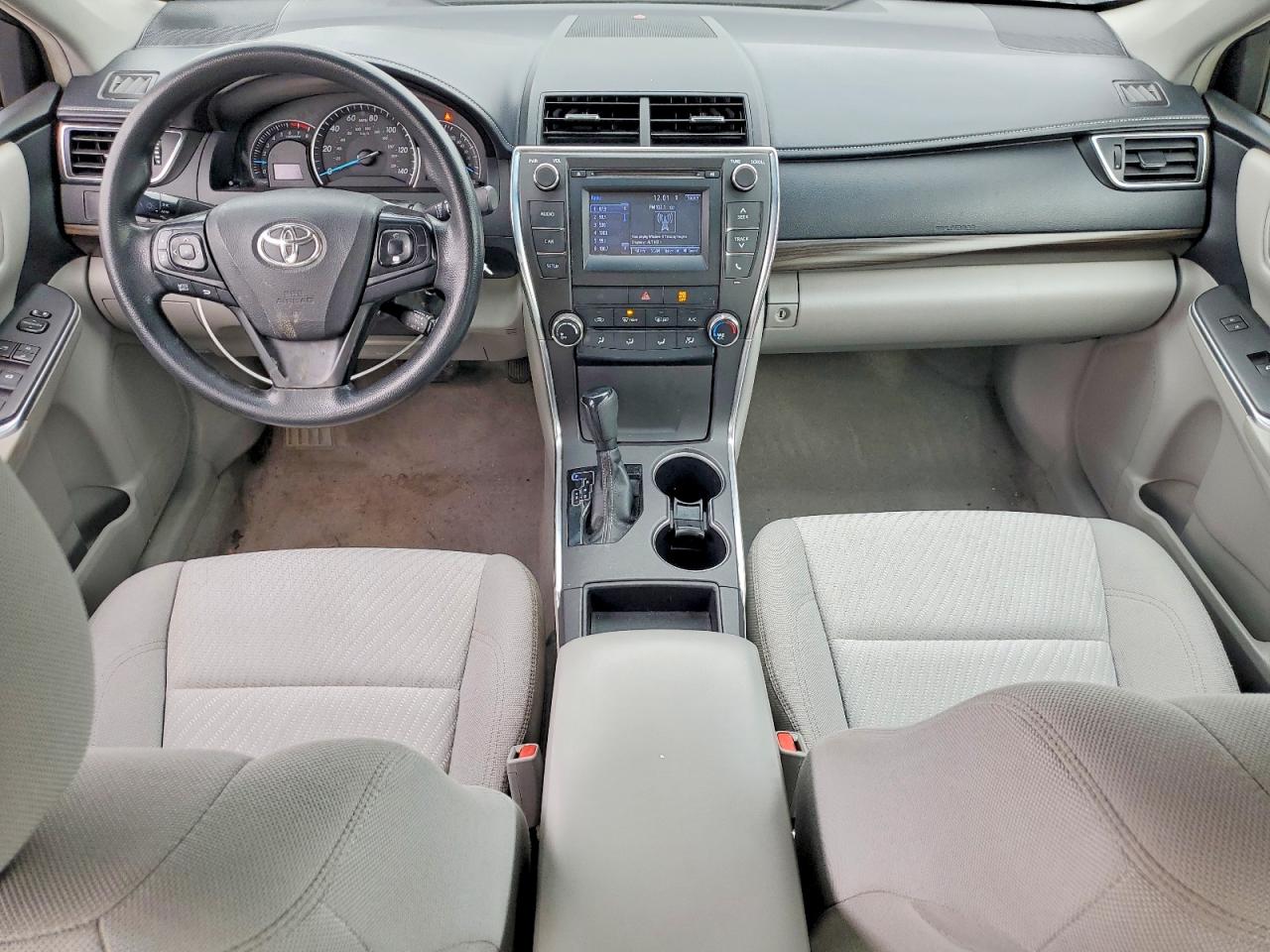 2015 TOYOTA CAMRY LE photo 8