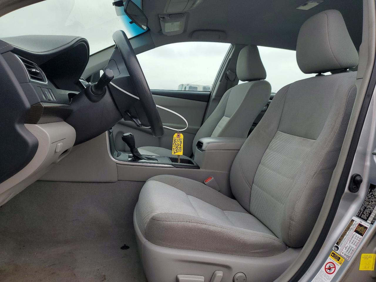 2015 TOYOTA CAMRY LE photo 7