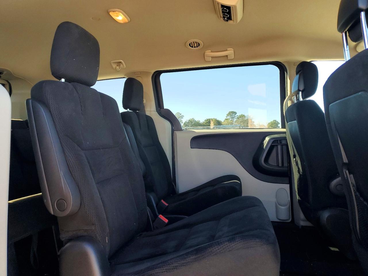 2015 DODGE GRAND CARAVAN SXT photo 11