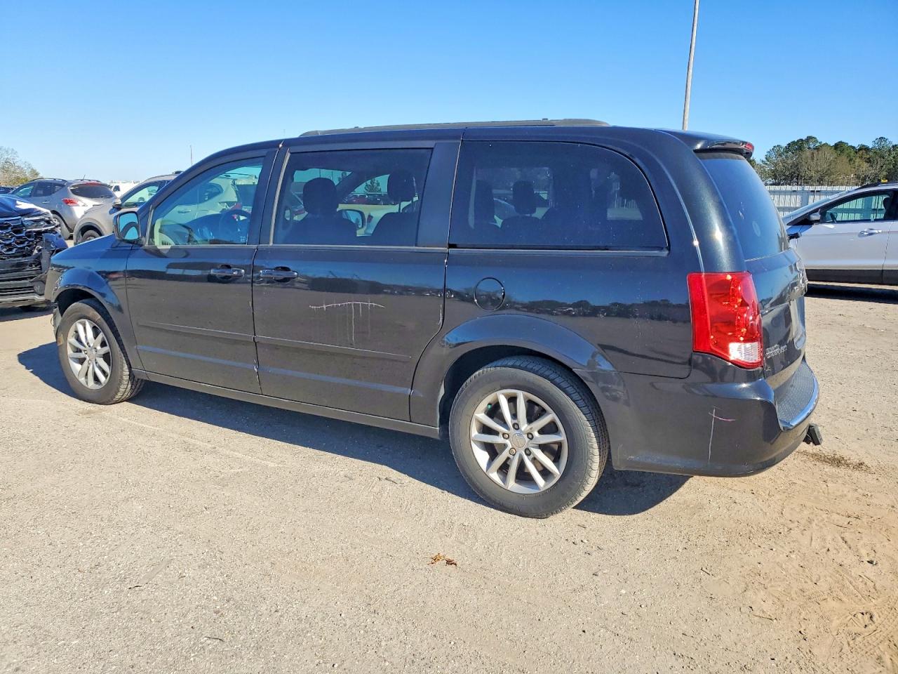 2015 DODGE GRAND CARAVAN SXT photo 2
